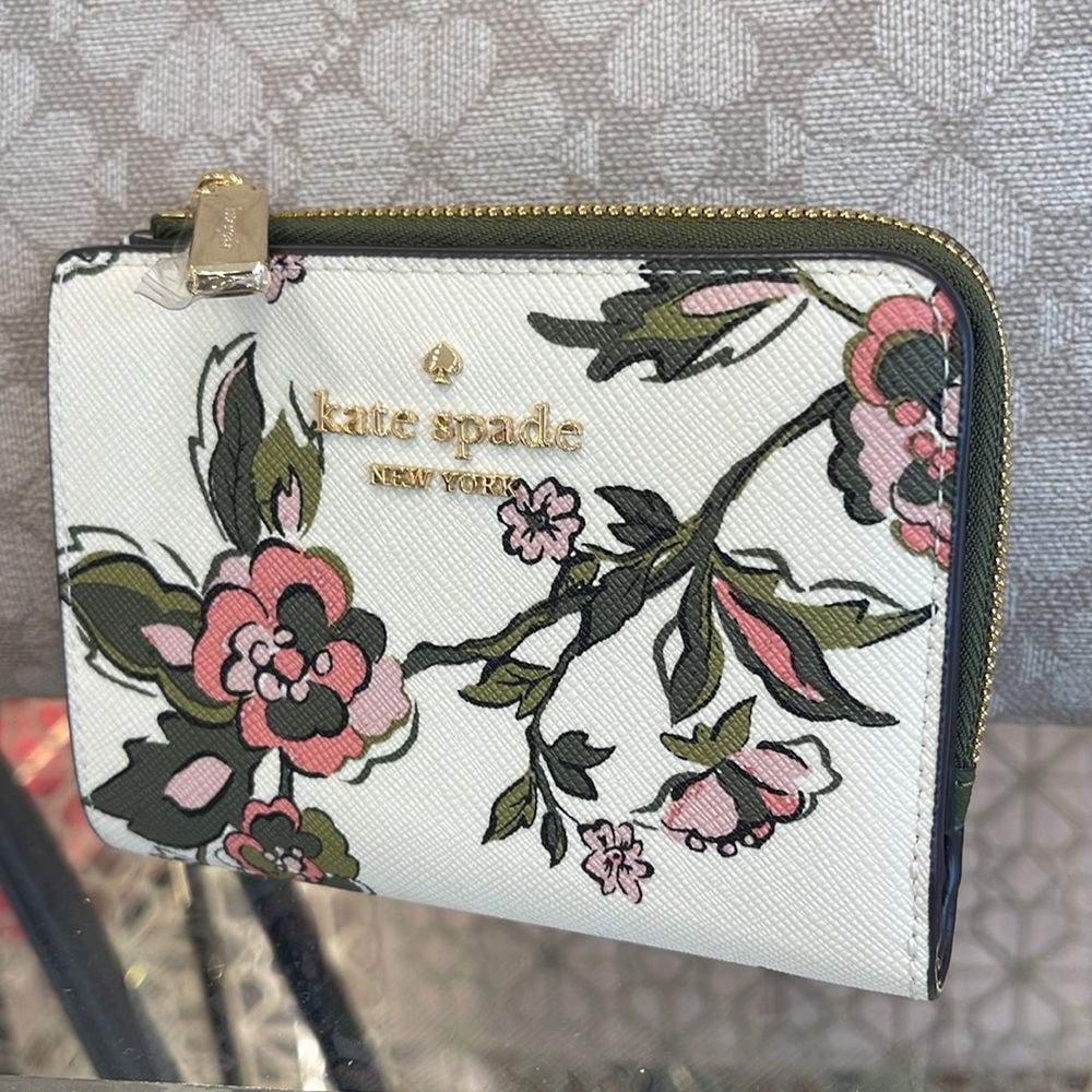 Kate Spade Madison Floral Small L Zip Wallet
forest blooms printed meringue mult - Picture 16 of 16